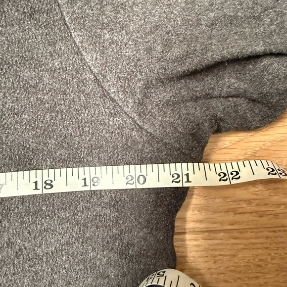 3/$30 - UNIQLO HEATTECH Dark Gray Long Sleeve Shirt - Picture 3 of 6